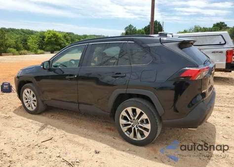 2019 Toyota Rav4 Xle Premium z USA, uszkodzony, nr VIN 2T3A1RFV0KW067639